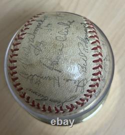 1962-63 Vintage New York Yankees Team Signed Baseball FACSIMILE STADIUM SOUVENIR