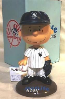 2013 NEW YORK YANKEES CHARLIE BROWN PEANUTS 2nd in SERIES SGA BOBBLEHEAD NIB