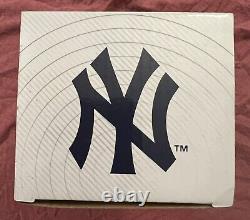 2022 Jerry Garcia-New York Yankees-Bobblehead (GRATEFUL DEAD) SGA-Limited 1500