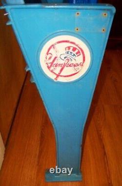 2 LOGOS YANKEE STADIUM BOX SEAT Judge Mantle Jeter DiMaggio Maris Ruth Munson
