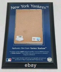 Authentic Yankee Stadium Dirt 2008 Final Season Steiner COA