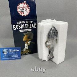 DEREK JETER 2013 NEW YORK YANKEES MLB SGA BOBBLEHEAD #1 Figurine RARE with BOX