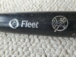 DEREK JETER Bat Day 2002 New York Yankees Stadium Louisville Slugger DAMAGED BAT