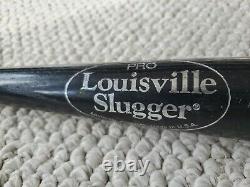 DEREK JETER Bat Day 2002 New York Yankees Stadium Louisville Slugger DAMAGED BAT