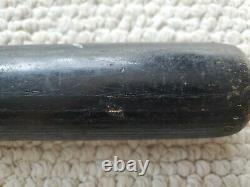 DEREK JETER Bat Day 2002 New York Yankees Stadium Louisville Slugger DAMAGED BAT