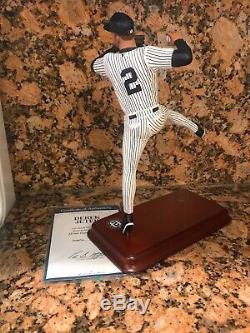 DEREK JETER Danbury Mint NEW YORK YANKEES MLB Statue Figure with COA Stadium