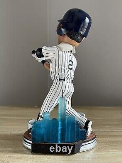 DEREK JETER New York Yankees Legend NYC Skyline Series Bobblehead Set #/504 NIB