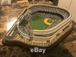 Danbury Mint Deluxe Night Game At Yankee Stadium Lit Replica Statue New York