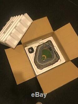 Danbury Mint Deluxe Night Game At Yankee Stadium Lit Replica Statue New York