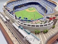 Danbury Mint NY Yankees Stadium Replica Model MLB 2003 Pre Owned FREE SHIPPING