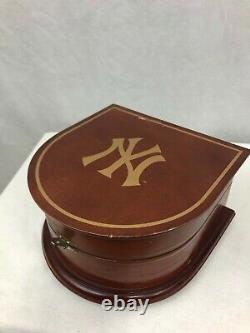 Danbury Mint New York Yankees Stadium Replica Music Box Baseball MLB