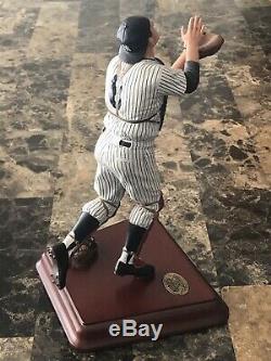 Danbury Mint New York Yankees Yogi Berra Mlb Replica Statue Figurine Stadium