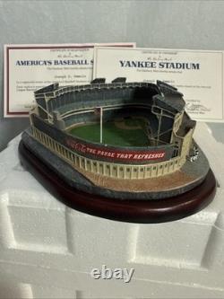 Danbury Mint Stadium Replica Yankees Stadium New York Yankees Coa