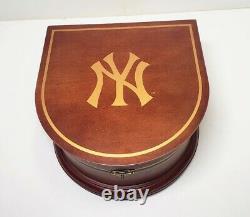Danbury Mint The New York Yankees Music Box NYC with Stadium