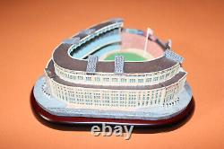 Danbury Mint YANKEE STADIUM Stadium Replica NEW YORK YANKEES baseball NEW IN BOX