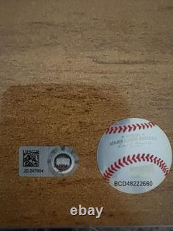 Derek Jeter signed Baseball + Photo Last Hit At New York Yankees Stadium MINT