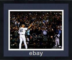 Frmd Mariano Rivera New York Yankees Signed 16 x 20 Yankee Stadium Photo