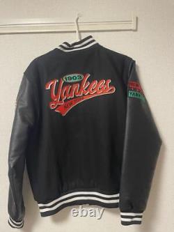 L Size New York Yankees Stadium Jacket Black