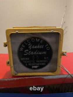 New York Yankee Marbelite NY USA Traffic Light Welcome to Yankee Stadium Rare