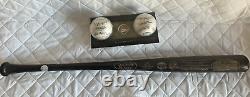 New York Yankees 2008 Final Season Yankee Stadium Louisville Slugger Bat & Balls