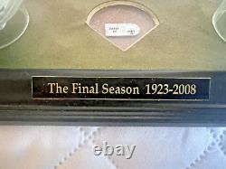 New York Yankees 2008 Final Season Yankee Stadium Louisville Slugger Bat & Balls