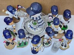 New York Yankees Crystal Snowman 10 Players Set And Piece of Concrete Stadium