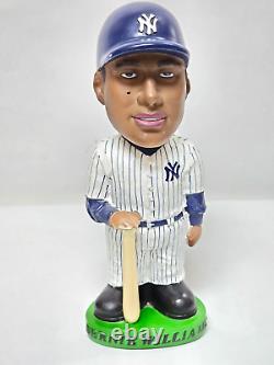 New York Yankees Crystal Snowman 10 Players Set And Piece of Concrete Stadium
