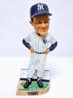 New York Yankees Crystal Snowman 10 Players Set And Piece of Concrete Stadium