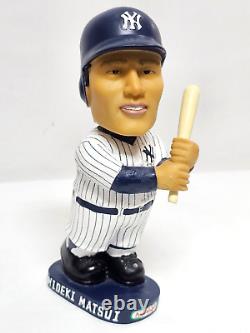 New York Yankees Crystal Snowman 10 Players Set And Piece of Concrete Stadium