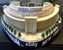 New York Yankees Forever Collectibles 3D Replica Of Yankee Stadium New WithBox