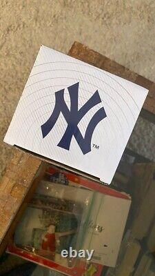 New York Yankees Jerry Garcia Bobblehead Jerry Day Grateful Dead NIB SGA 80 BDAY