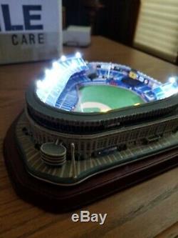 New York Yankees Lighted Night Game Stadium Replica Danbury Mint New In Box