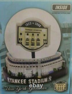 New York Yankees Old Stadium Limited Edition Water GlobeCollectibleUnopened