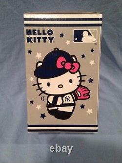 New York Yankees SGA 8/24/2014 Japan Hello Kitty Bobblehead Lmtd Edition Kids