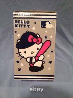 New York Yankees SGA 8/24/2014 Japan Hello Kitty Bobblehead Lmtd Edition Kids