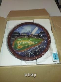 New York Yankees Stadium Stained Glass Round Wall Clock, Analog limited edition