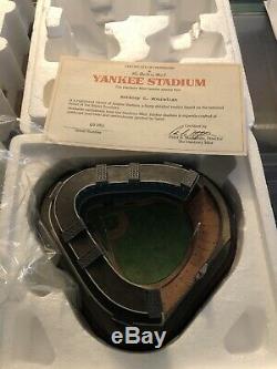 Old New York Yankees Stadium The Danbury Mint Styrofoam Packaging COA CARD