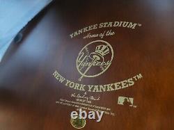 RARE Danbury Mint home of New York Yankees Stadium Light Up Sculpture withbox 12
