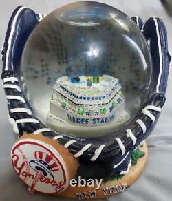 Rare 1st Edition Limited Snow Globe Legends Of The Diamond Yankees Stadium #3644