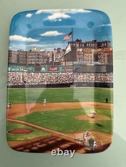 Vintage Danbury Mint Panoramic View Of Yankee Stadium By Terrance Fogarty Plates
