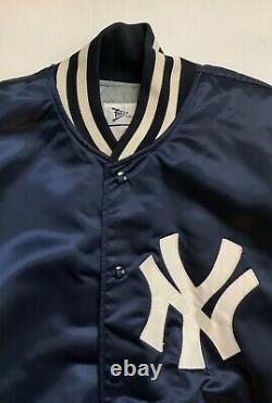 Vintage Felco New York Yankees Size XL Satin & Quilted Stadium Jacket NICE