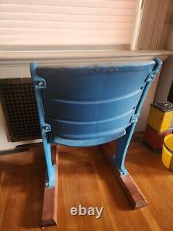Yankee Stadium Commemorative Chair With Certificate
